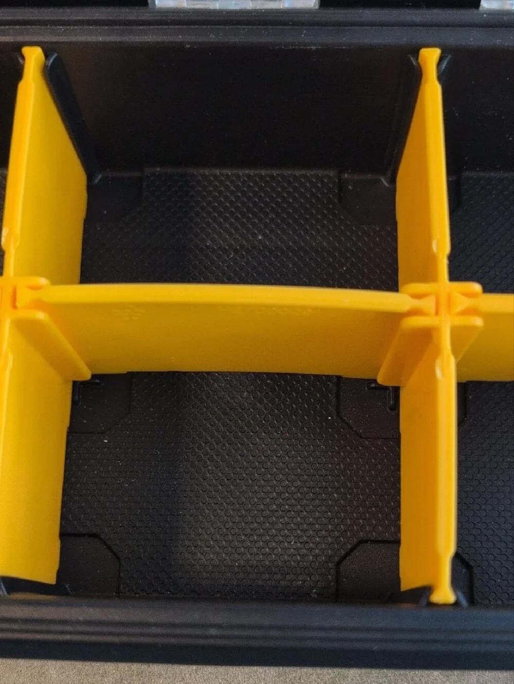 DEWALT 10 Compartment Pro Small Parts Organizer - Black & Yellow